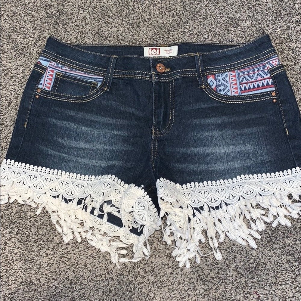 L.e.i. Jean fringe shorts